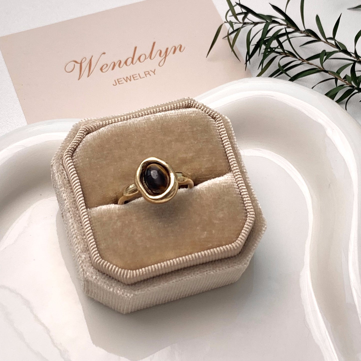 GOLDEN CROWN AMBER OPEN RING