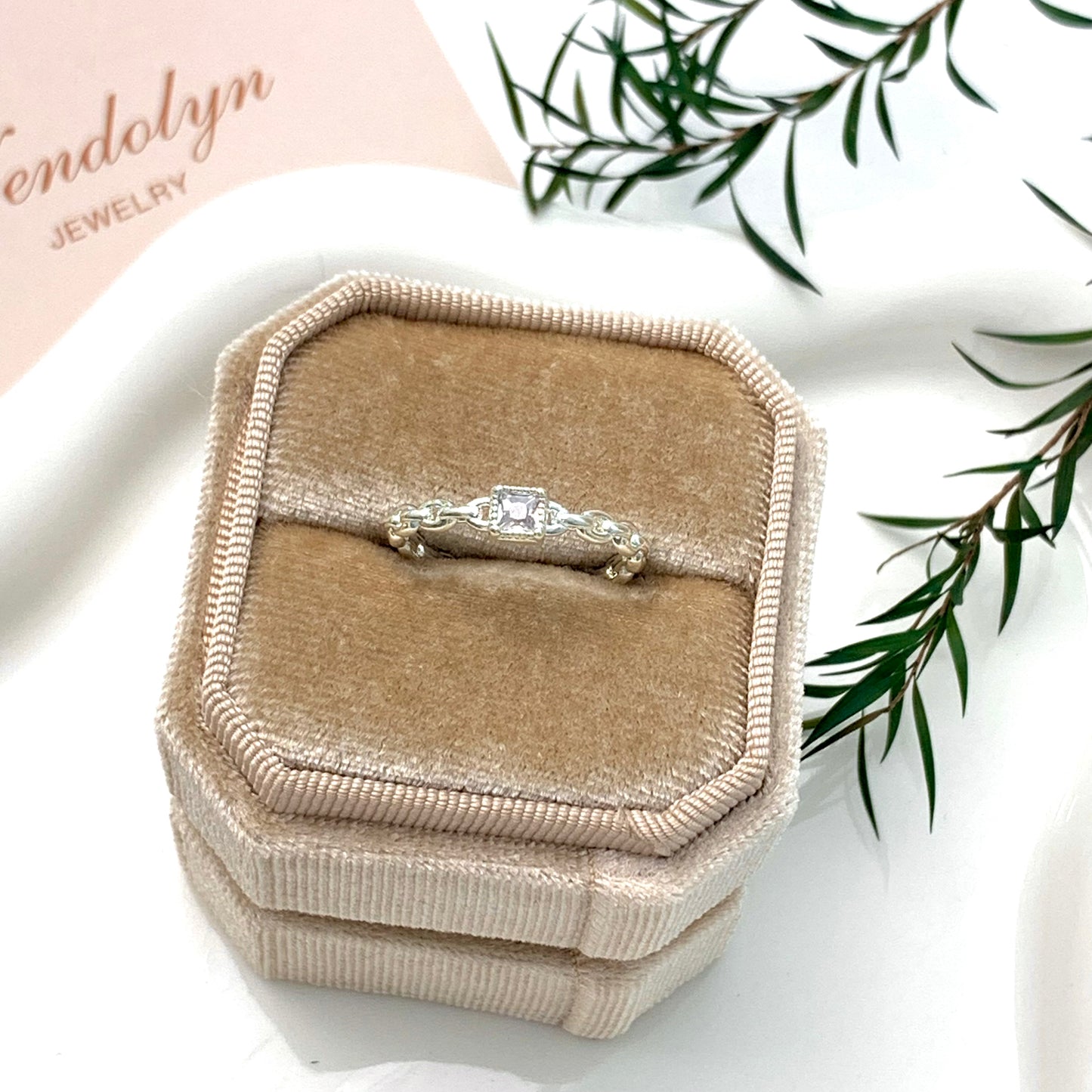 SLIVER BLACK FLOWER OPEN RING