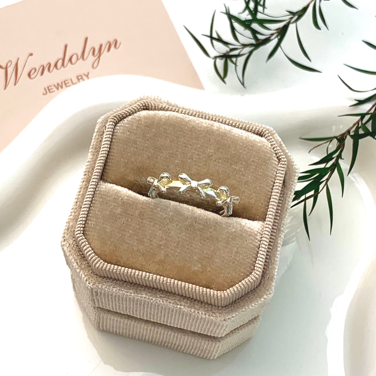 SLIVER DESIGN KNOT OPEN RING