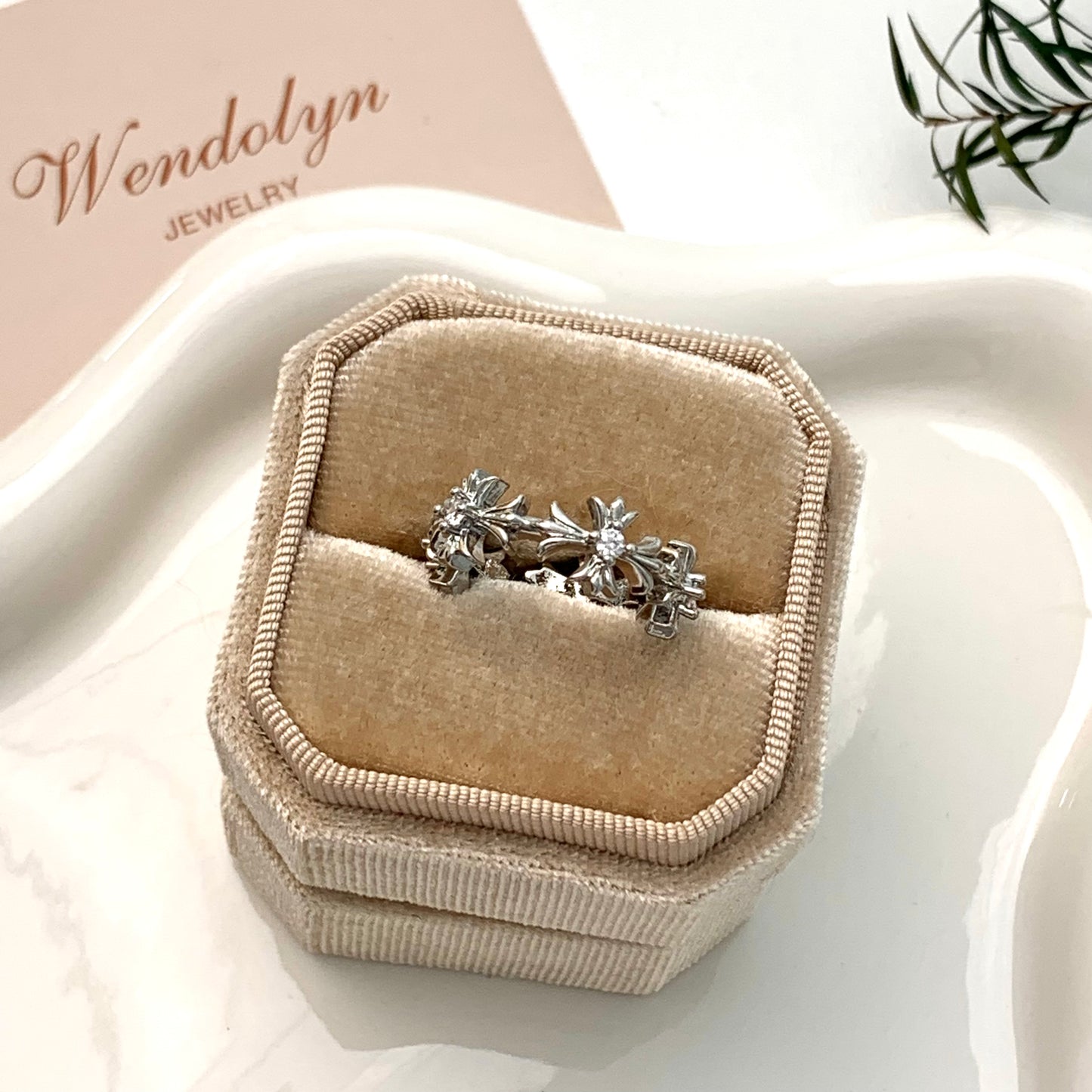 SLIVER CROW HEART OPEN RING