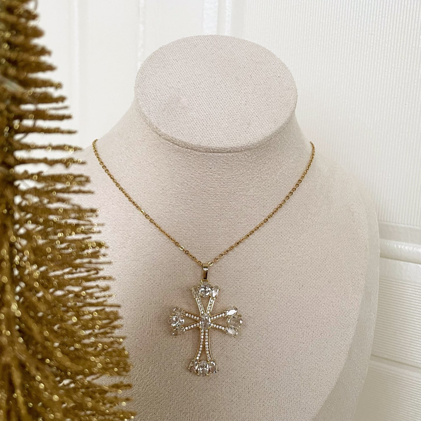 CRYSTAL CROSS NECKLACE