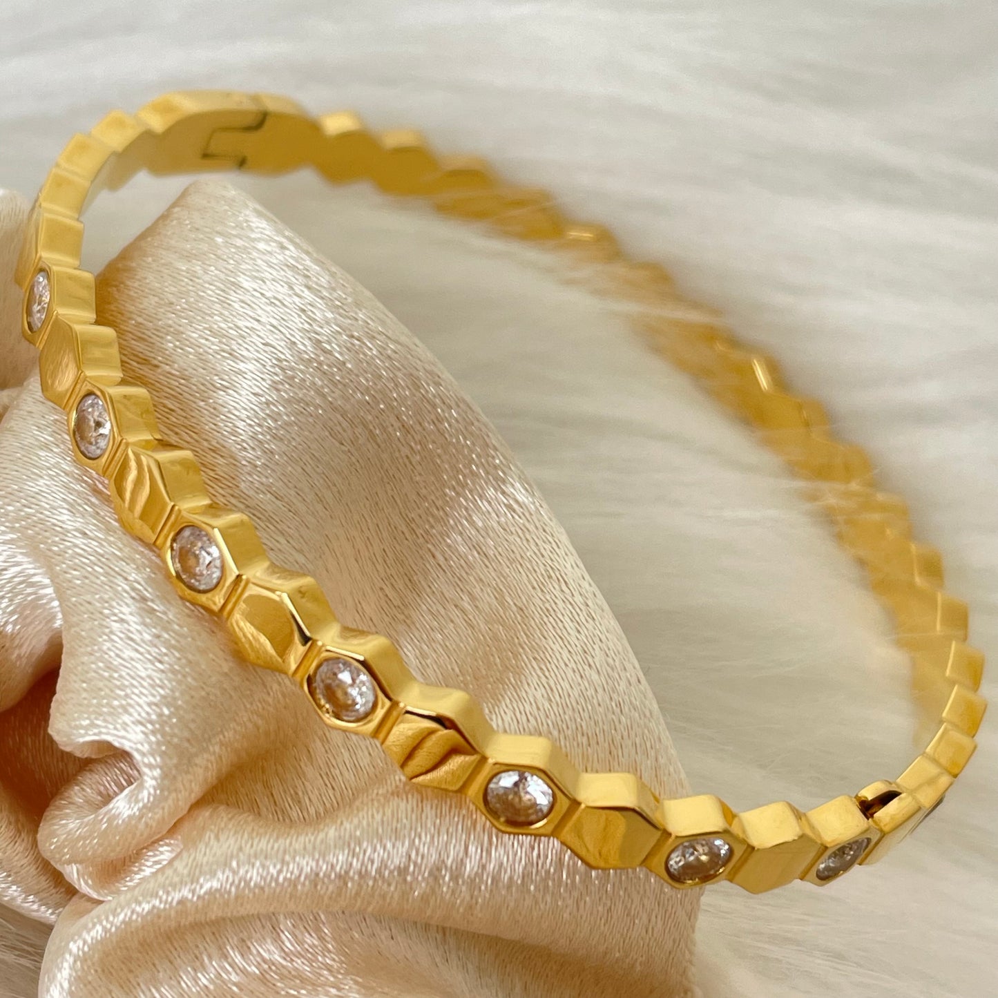 BLOSSOMING LOVE BRACELET