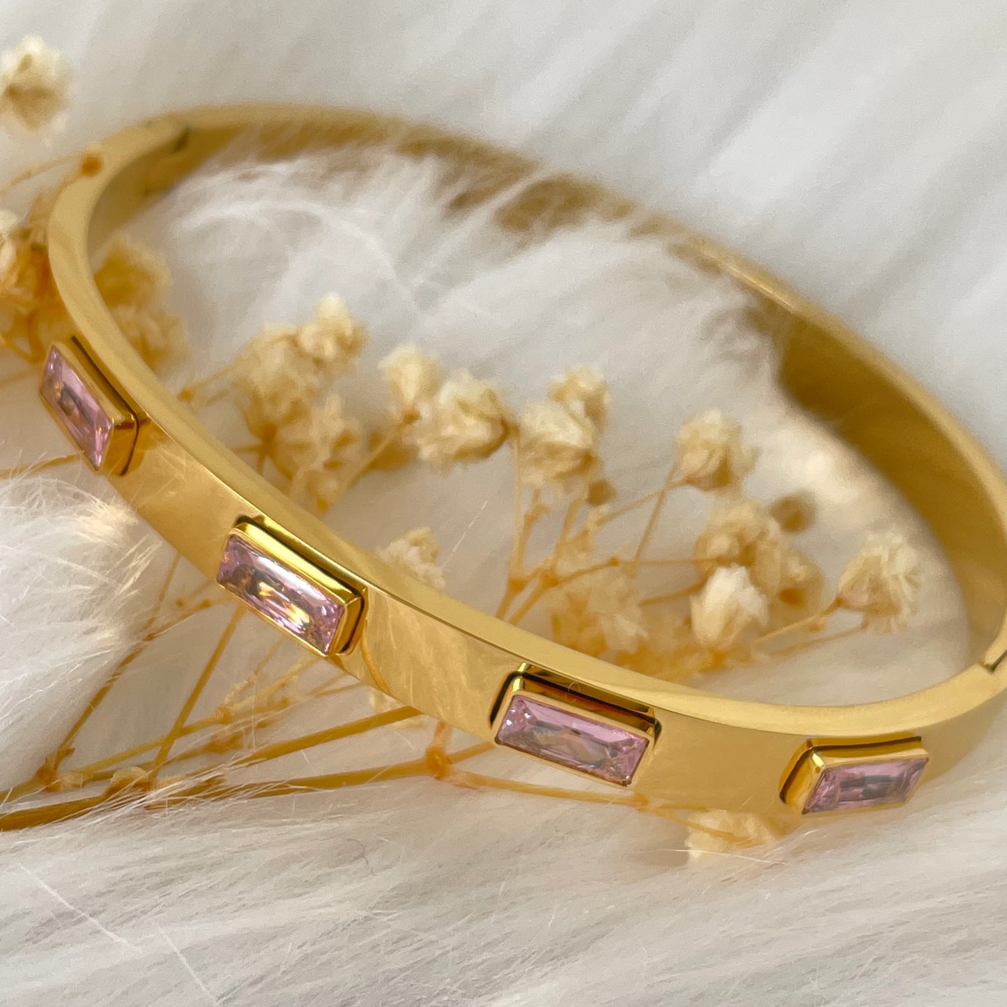 ROMANTIC VOYAGE BRACELET