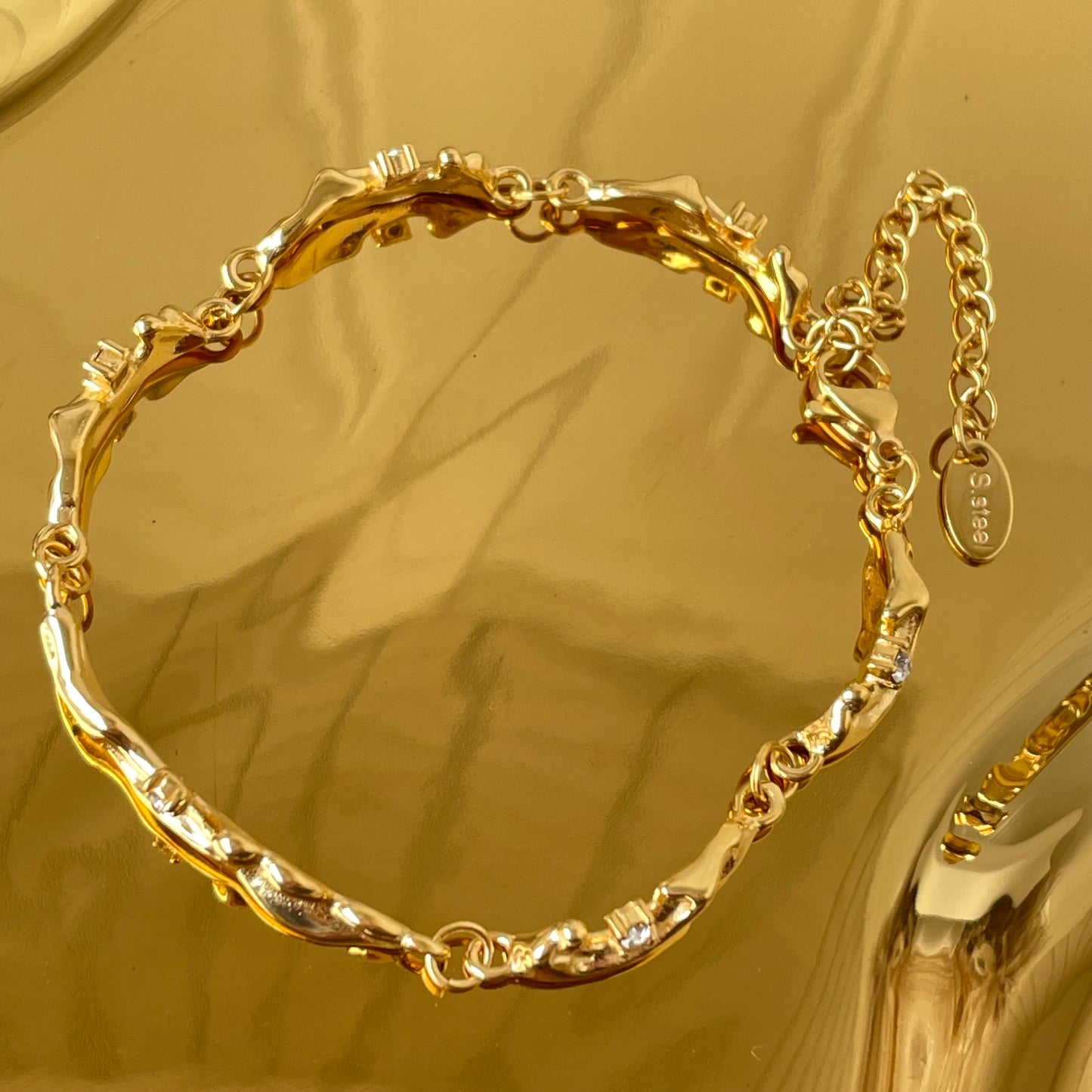 TRICKLING STREAM BRACELET
