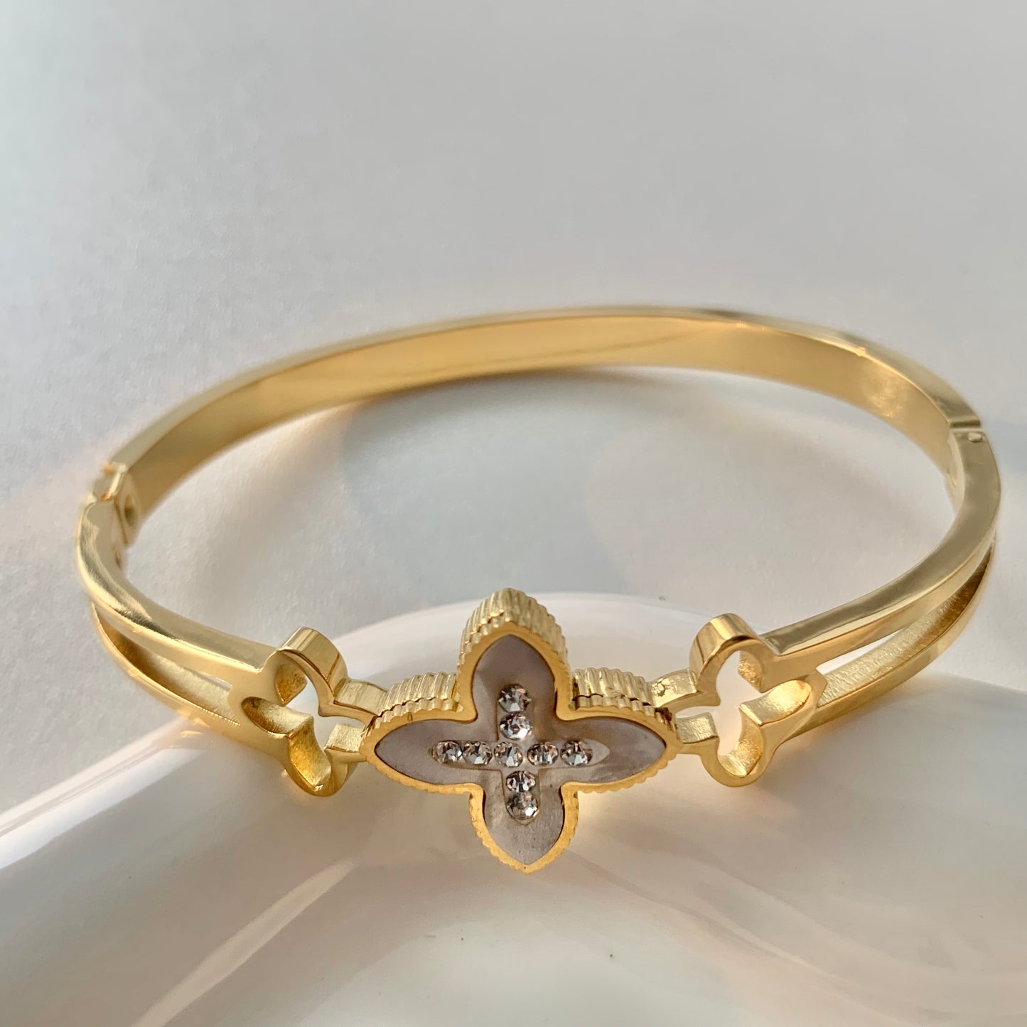Golden Clover Brilliance Bracelet