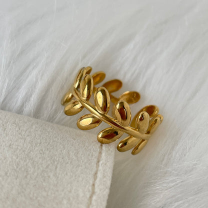 LEAF RING