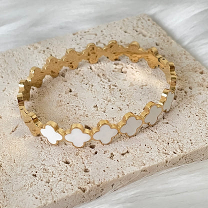 WHITE CLOVERS BRACELET