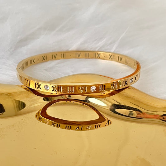 ROMAN NUMERAL BRACELET