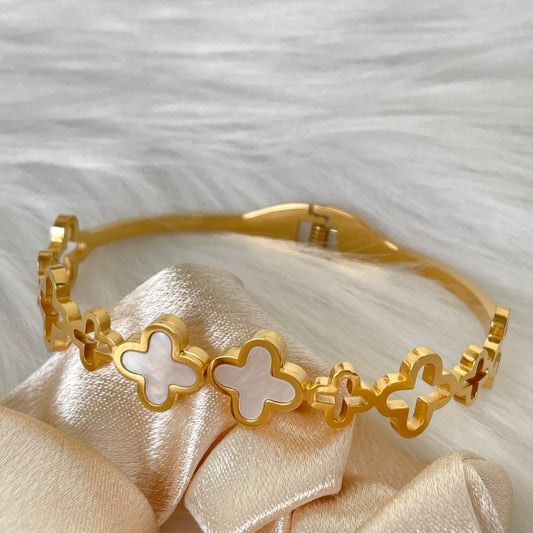 DOUBLE WHITE SHELL BRACELET