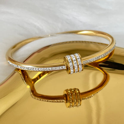 CYLINDRICAL DIAMOND BRACELET