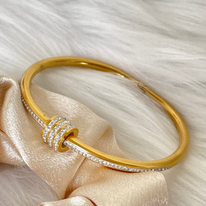 CYLINDRICAL DIAMOND BRACELET