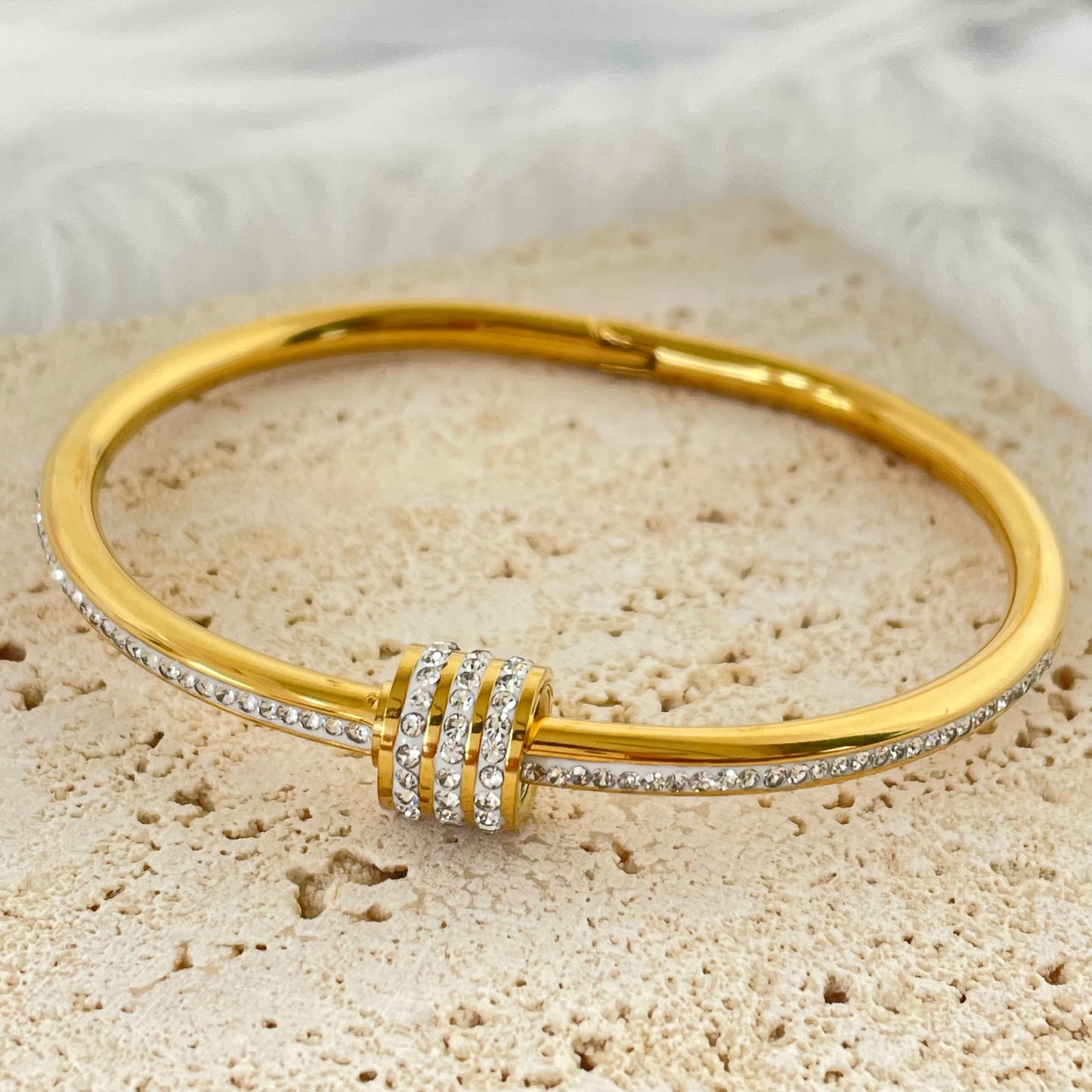 CYLINDRICAL DIAMOND BRACELET