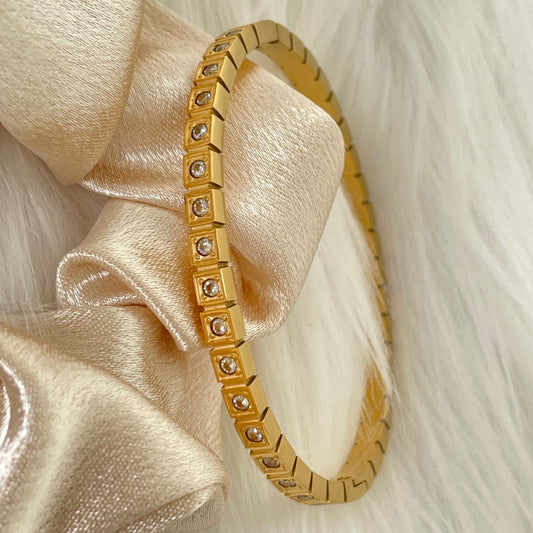 SQUARE DIAMOND BRACELET