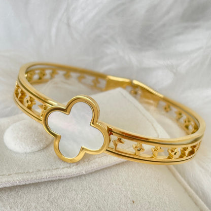 WHITE CALADIUM CLOVER BRACELET