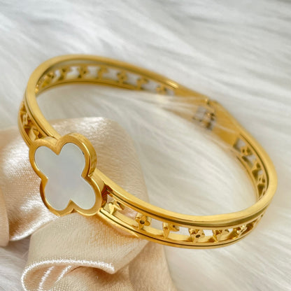 WHITE CALADIUM CLOVER BRACELET