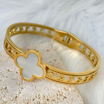 WHITE CALADIUM CLOVER BRACELET