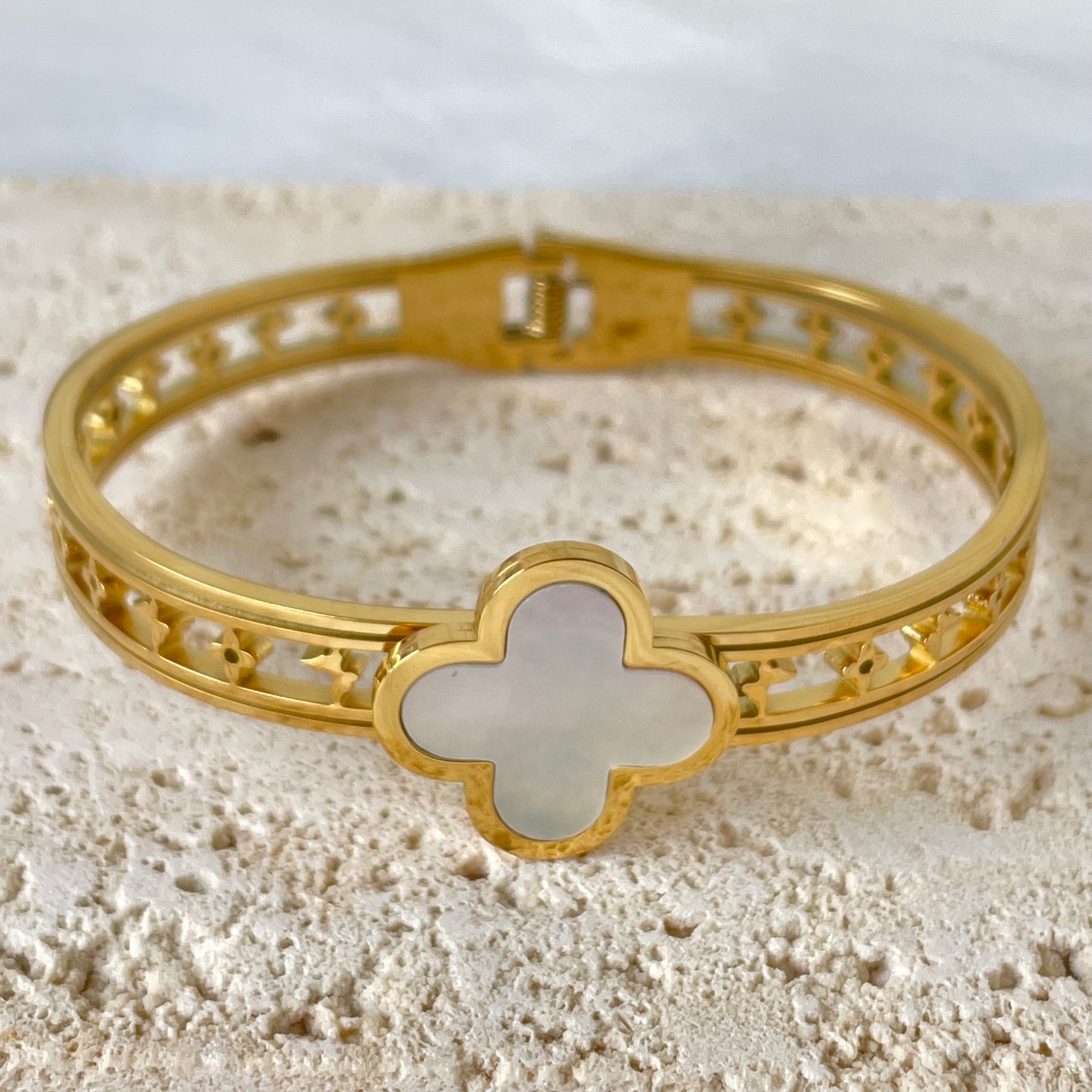 WHITE CALADIUM CLOVER BRACELET