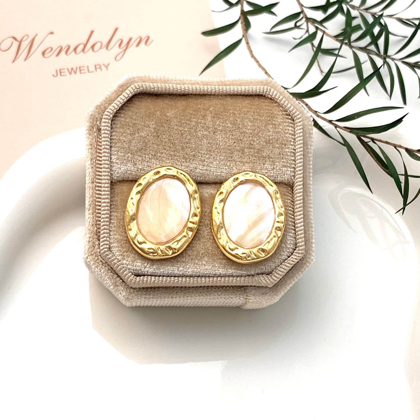 AEROLITE CIRCLE EARRINGS