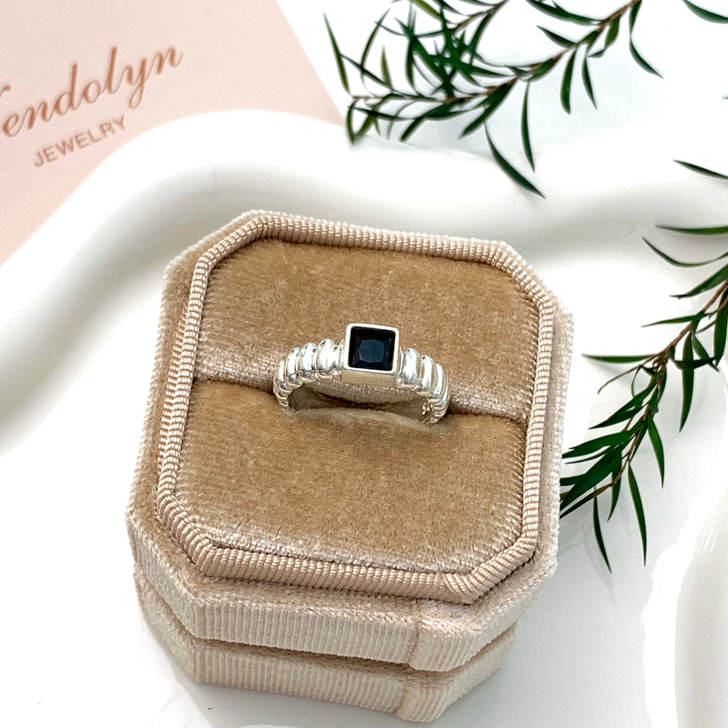 SLIVER SQUARE OPEN RING