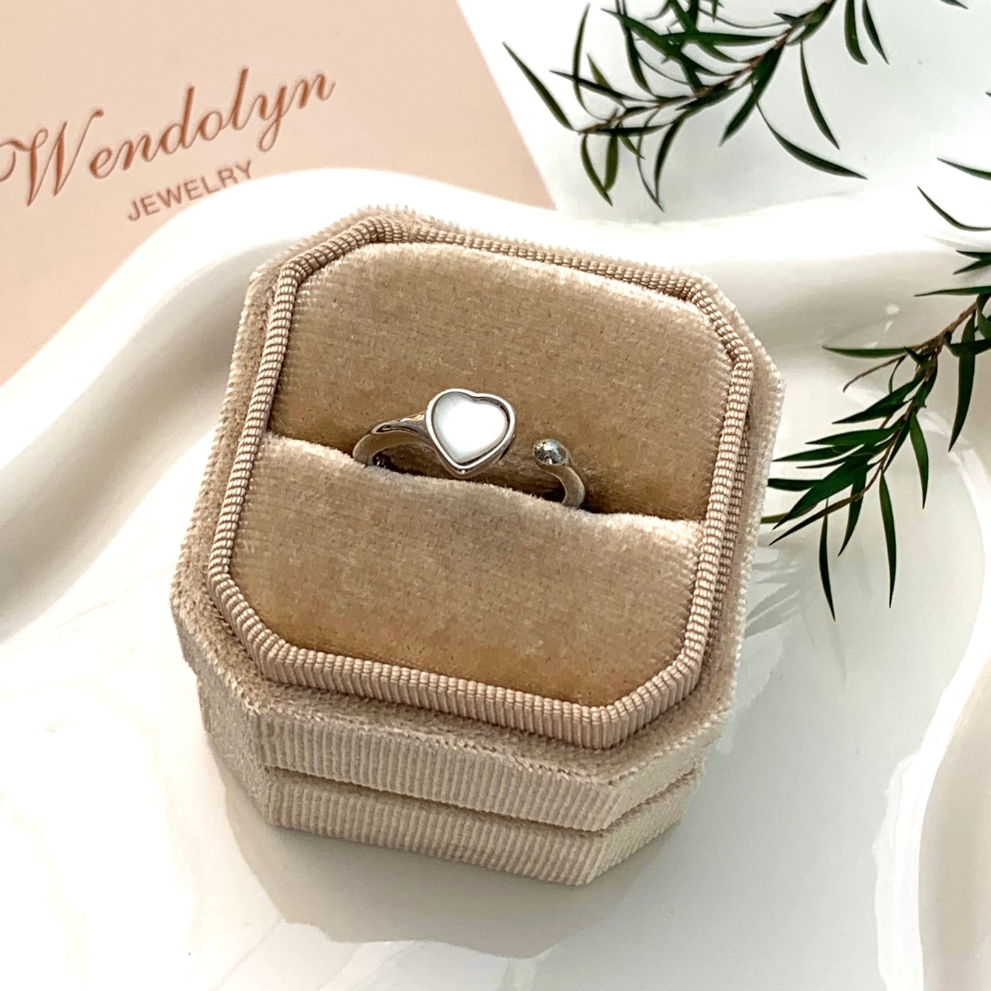 SLIVER DESIGN TRIANGLE OPEN RING