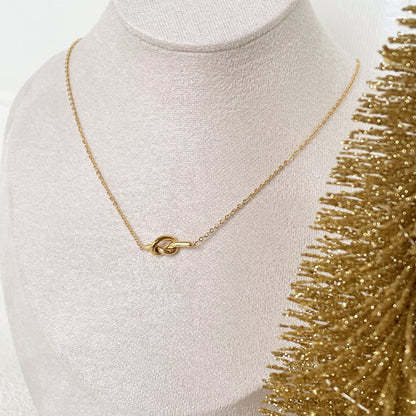 KNOTTED HEART NECKLACE