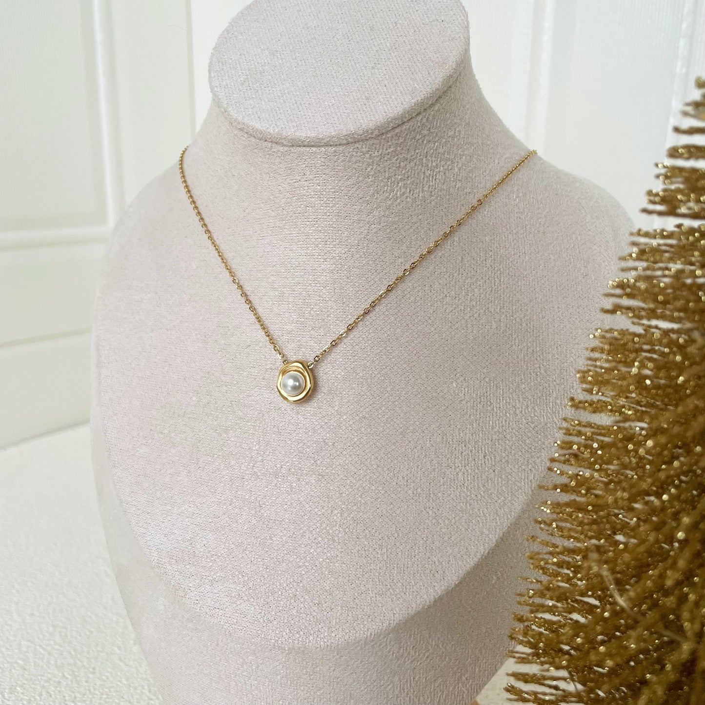 LITTLE PEARL NECKLACE