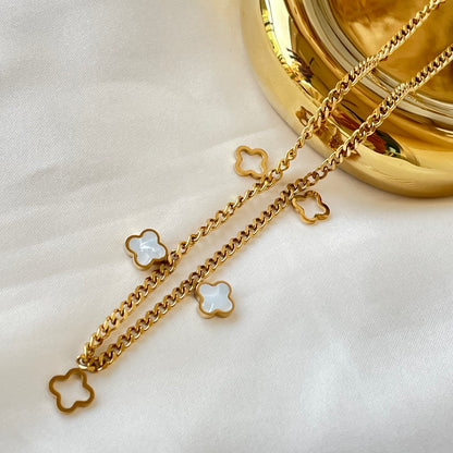 LEAF PENDANT NECKLACE