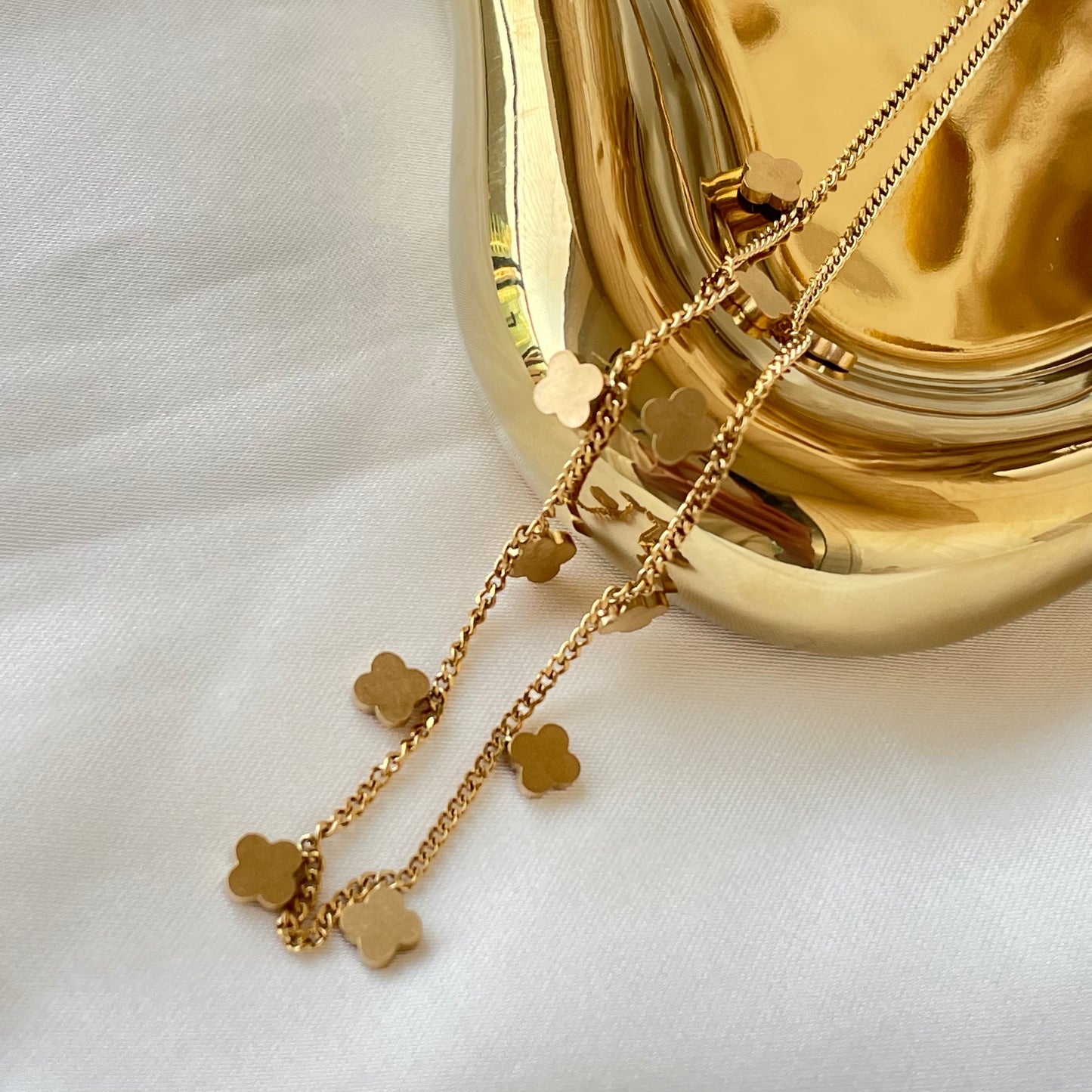 LEAF TESSEL NECKLACE