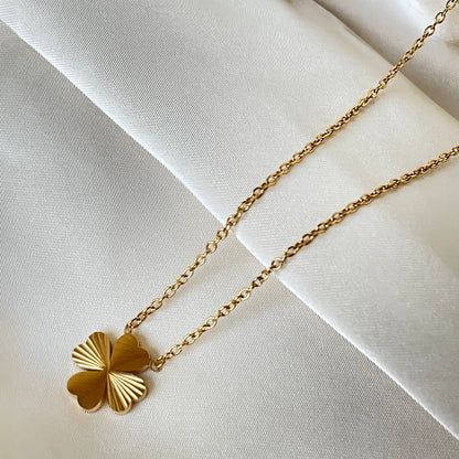 FOUR LEAF NECKLACE