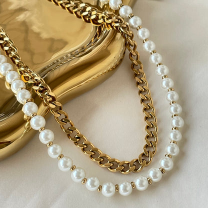 FRENCH TWIST FOLDED NECKLACE