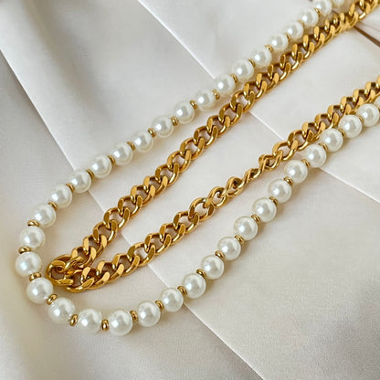 FRENCH TWIST FOLDED NECKLACE