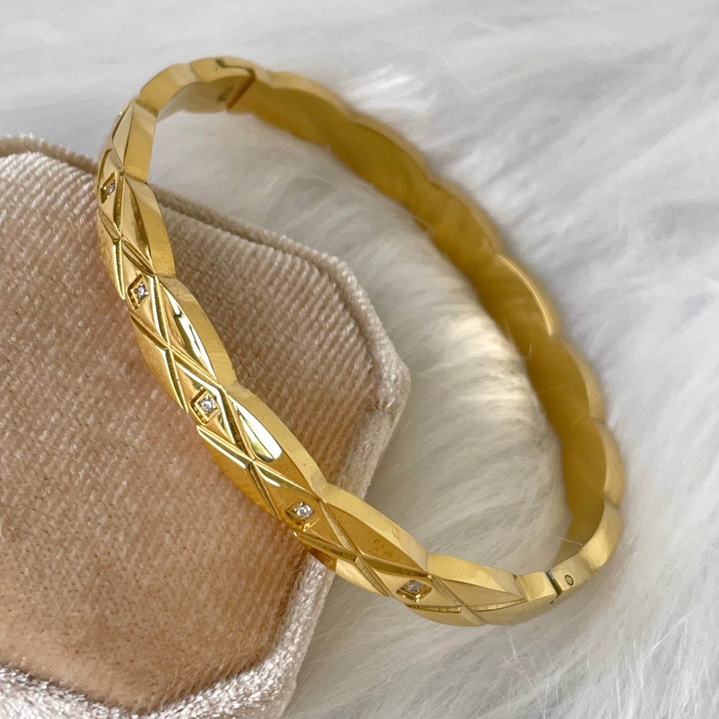 METEOR KISS BRACELET