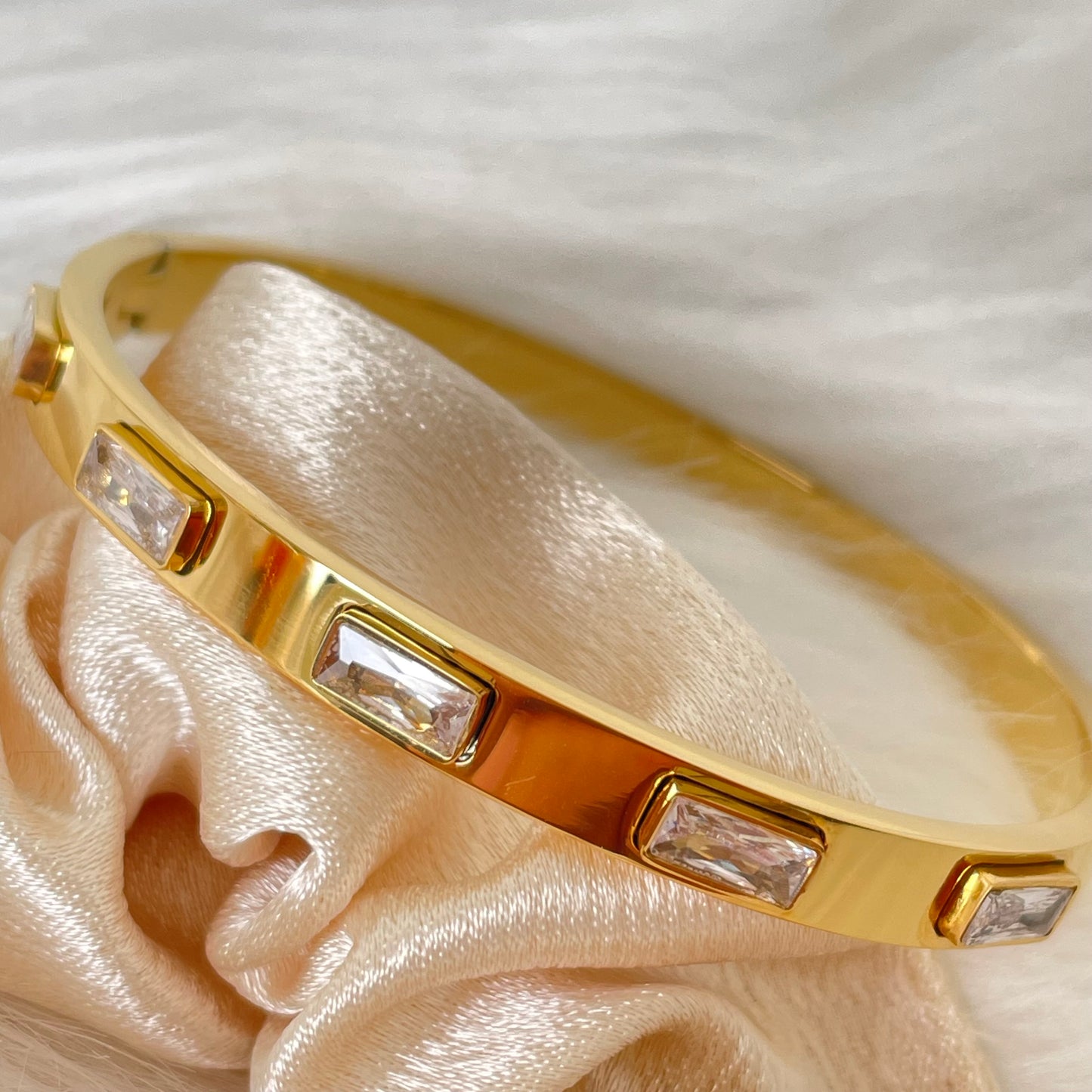 GOLDEN MOMENTS BRACELET