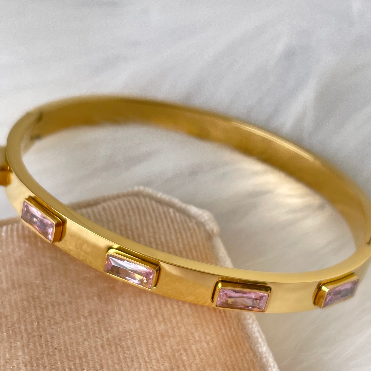 ROMANTIC VOYAGE BRACELET