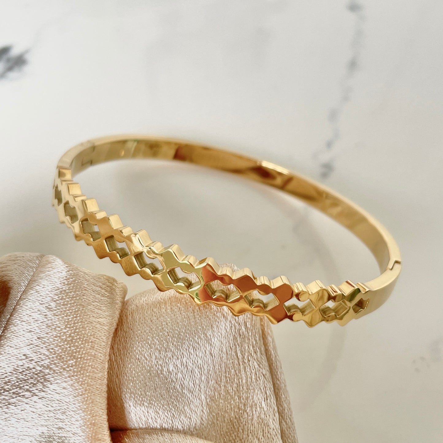 Hollow Double Layer Diamond Bracelet