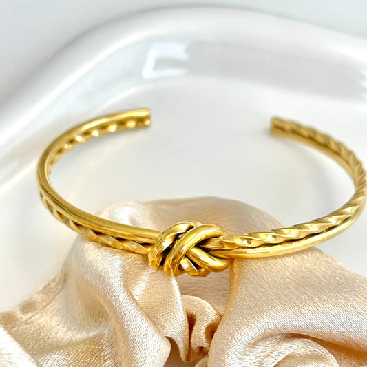 Double Knot Bracelet