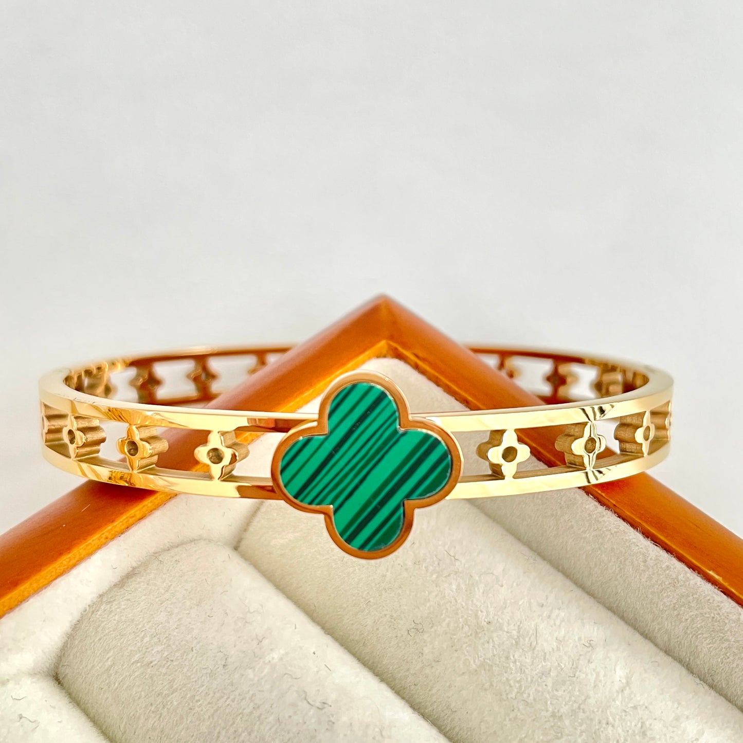 Emerald Clover Bracelet