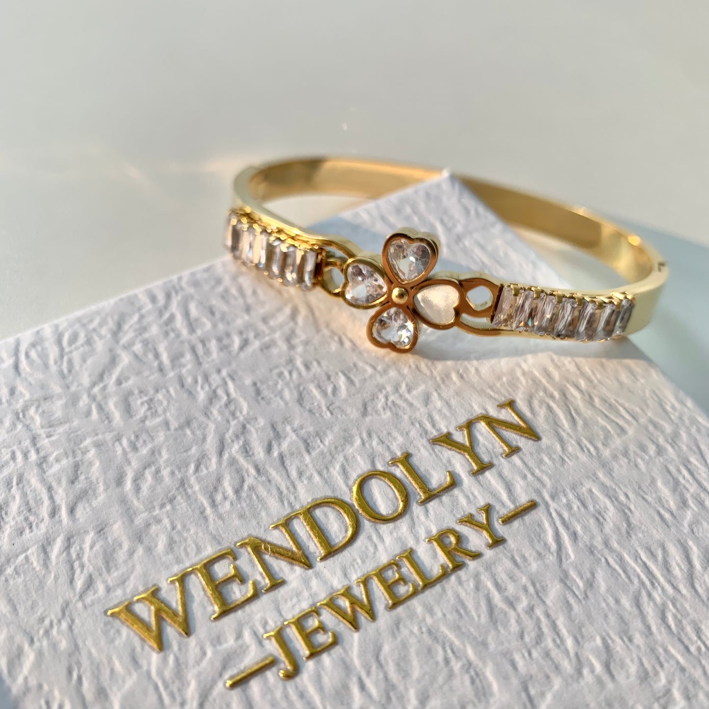 Gleaming Clover Elegance Bracelet