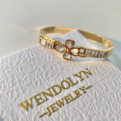 Gleaming Clover Elegance Bracelet